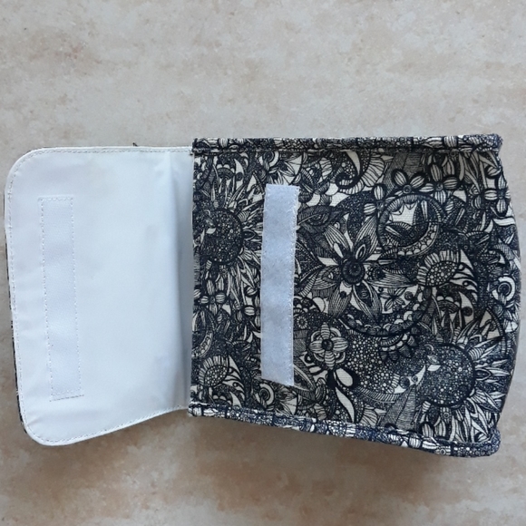 *Host Pick*Sakroots lunch bag - Picture 4 of 8